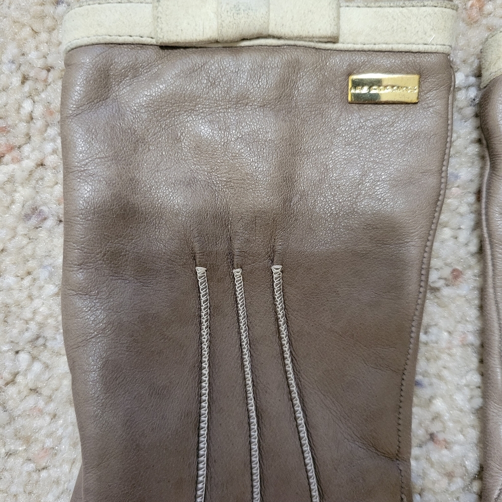 Women's gloves